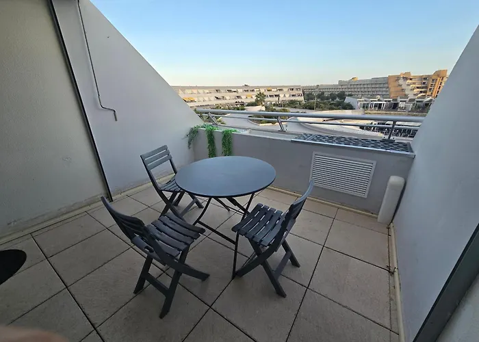 2cap D'agde Naturiste Grand T2 De Standing Avec Garage Privé Agde